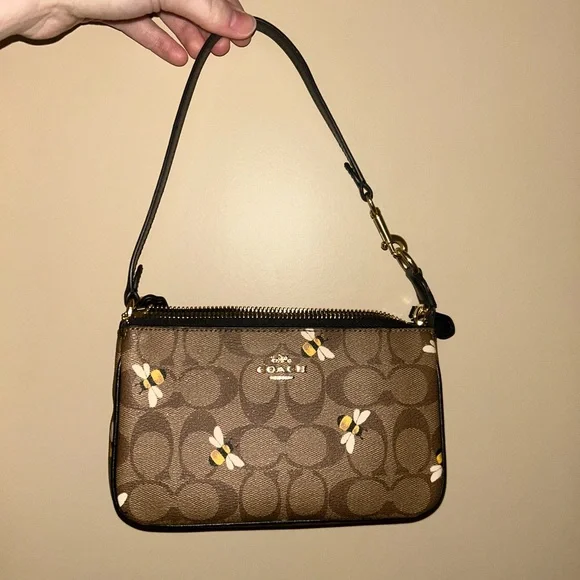Bee Coach Bag - Picture 1 of 8